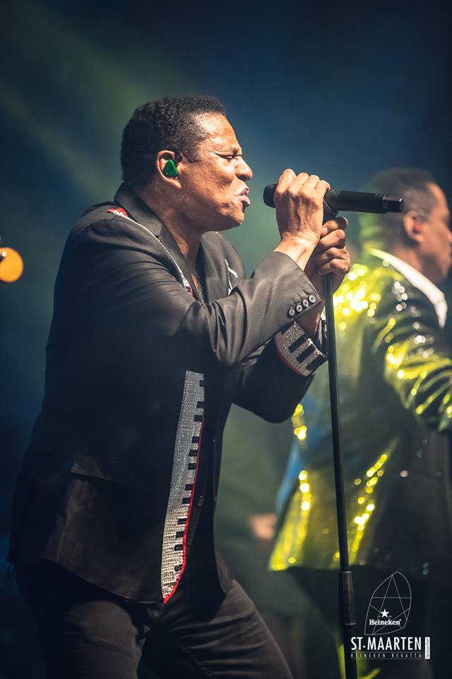 53886035_2235515513178094_463297851636580352_n