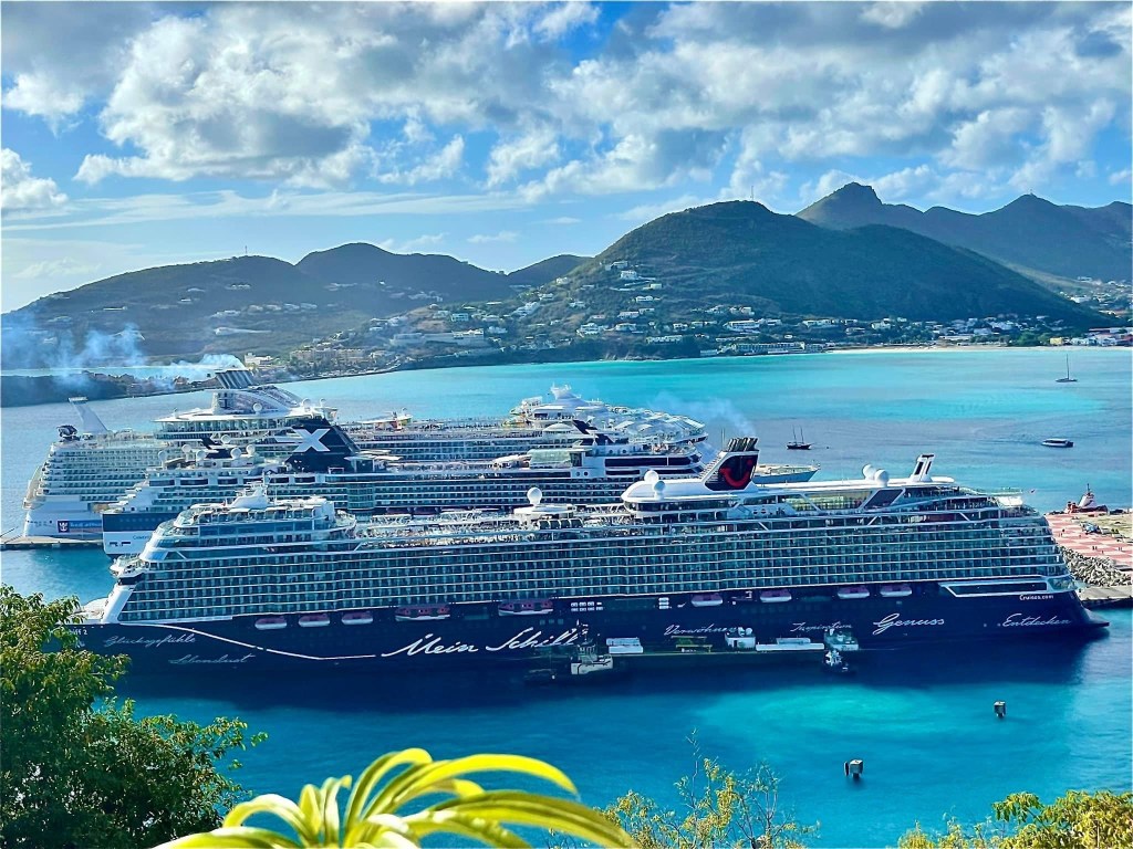 Register for your free U.S. address now! Serving 2 all Cargo flights per week from Miami to St. Maarten. www.safe.sx You shop - We ship! #safecargo #StMaarten #SintMaarten