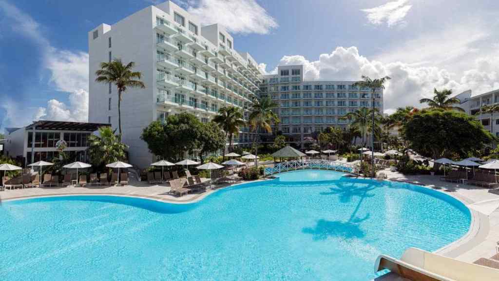 Sonesta Maho Beach Resort-Sint -Maarten.