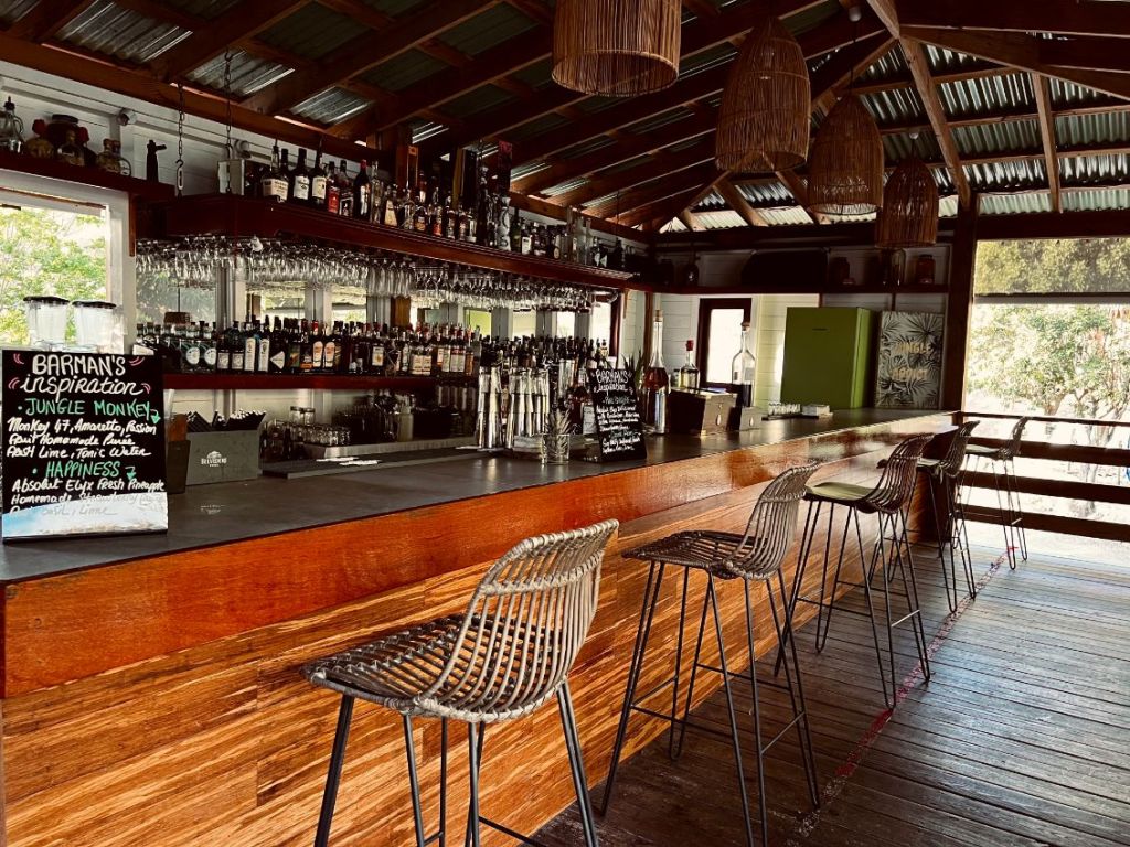 Jungle Pool Restaurant