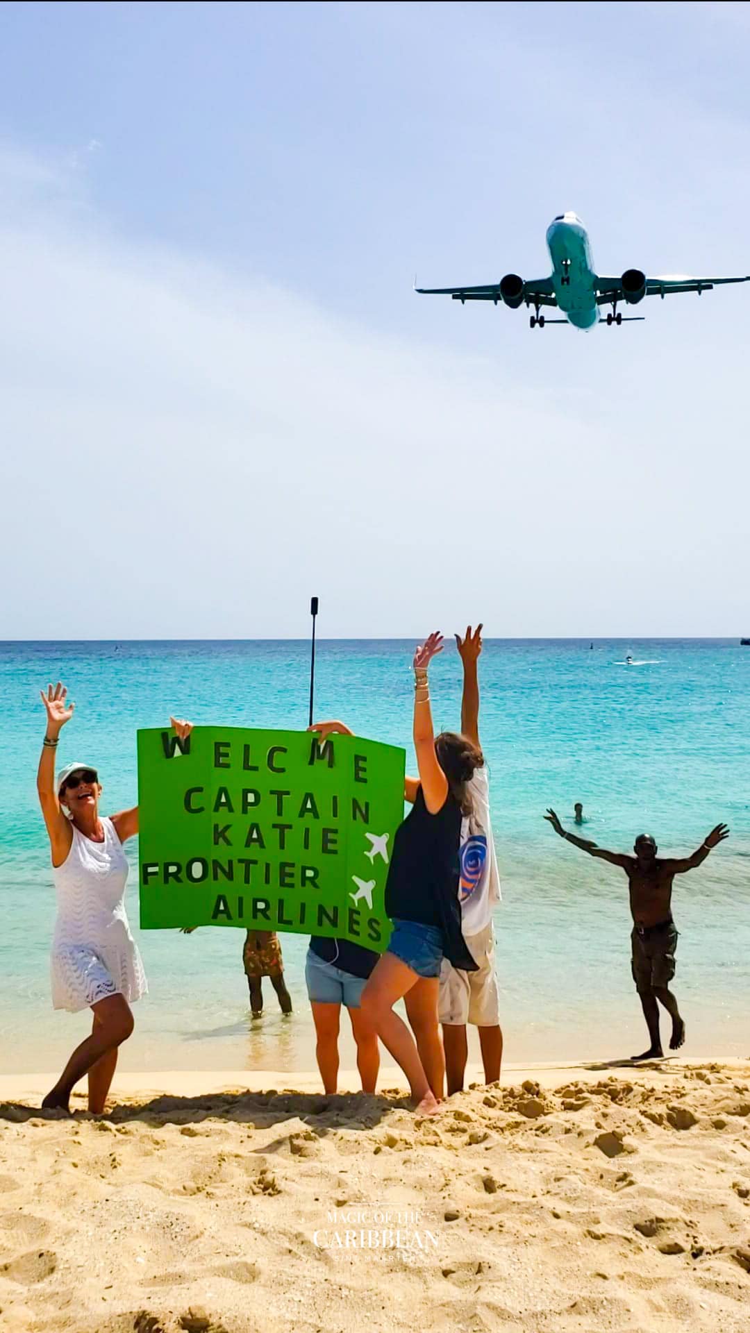 FRONTIER Airlines landete gestern zum ersten Mal