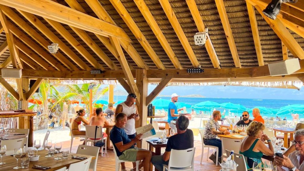 Blick vom Restaurant auf das Meer 