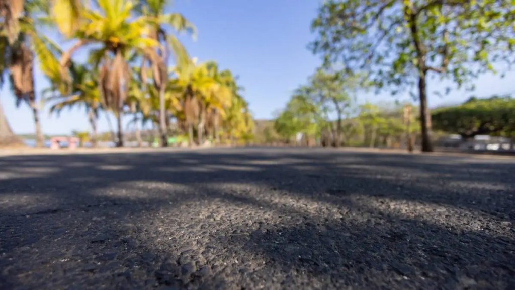 In Anguilla müsst Ihr links fahren.