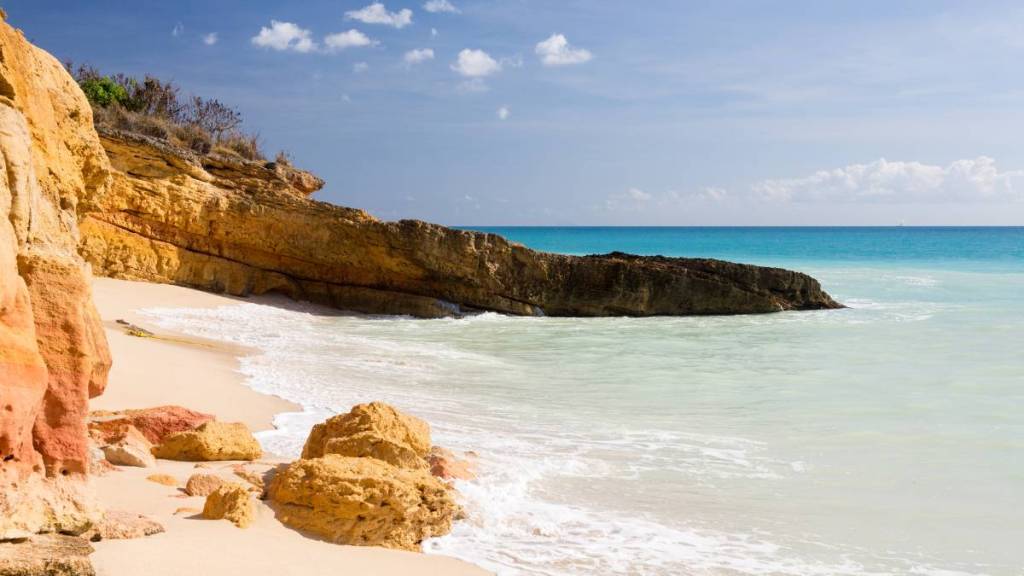 Strände Cupecoy Beach